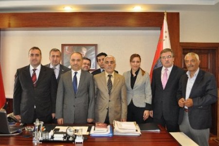 Balıkesir Gazeteciler Cemiyeti'nin yeni yönetimi protokolü ziyaret etti