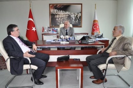 Balıkesir Gazeteciler Cemiyeti'nin yeni yönetimi protokolü ziyaret etti