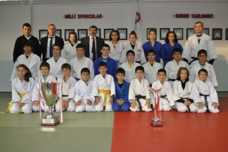 Balıkesir Gençlik Merkezi'ne gelen binlerce genç suça bulaşmaktan kurtuluyor