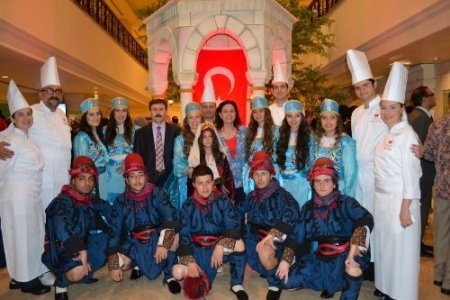 Balıkesir Halk Eğitim, Cakarta'da Türk Kültürü Haftası'na katıldı