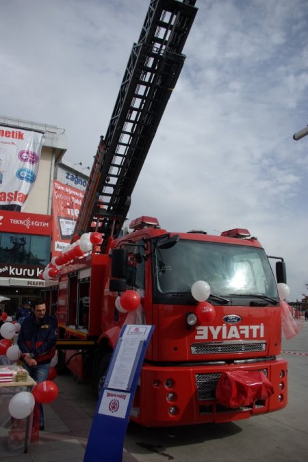 Balıkesir İtfaiyesi üç yeni araç aldı