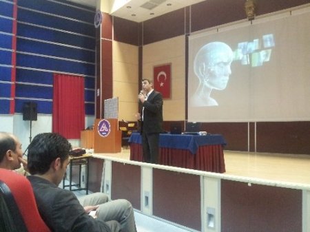 Balıkesir Körfez Dershanesi öğrenciler için motivasyon semineri düzenledi