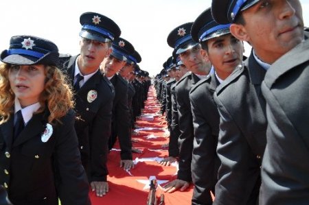 Balıkesir Polis Meslek Yüksek Okulu'ndan 885 öğrenci mezun oldu