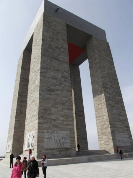 Balıkesir Üniversitesi Öğrencileri Çanakkale Şehitliği'ni Ziyaret Etti