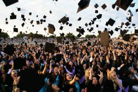 Balıkesir Üniversitesi'nde 6 Bin Öğrenci Mezuniyet Sevinci Yaşadı