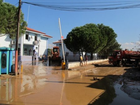 Balıkesir Valisi Turhan: Dünkü su baskınından ders alınması gerekir