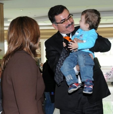 Balıkesir Valisi Turhan: Sevgi ve şefkati aileden başkası veremiyor