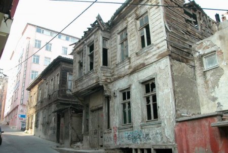 Balıkesir ve Ayvalık'taki tarihi evler restore edilerek turizme kazandırılacak