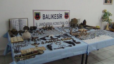 Balıkesir'de 450 bin değerinde Bizans heykeli ele geçirildi