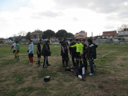 Balıkesir'de amatör maçta ev sahibi ekip konuk takıma saldırdı: 6 yaralı