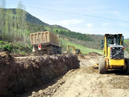 Balıkesir'de bu yaz 200 kilometre köy yolu yapılacak