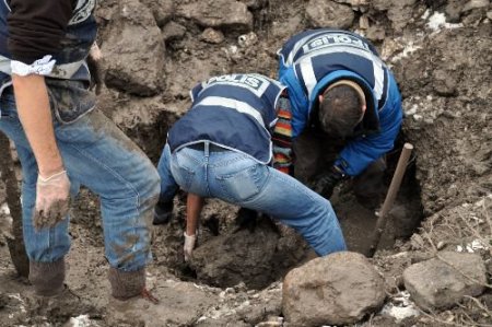 Balıkesir'de Bulunan Dördüncü Cesedi Çıkarma Çalışmaları Sürüyor ( 3 )