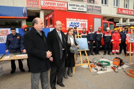 Balıkesir'de Deprem Ve Kurtarma Çalışmaları Fotoğrafları Sergileniyor