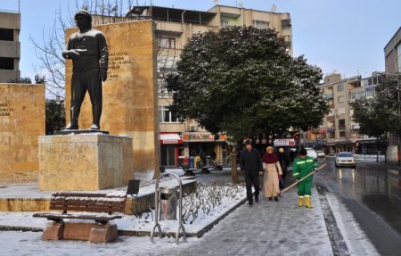 Balıkesir'de kar sebebiyle 45 köy yolu kapandı