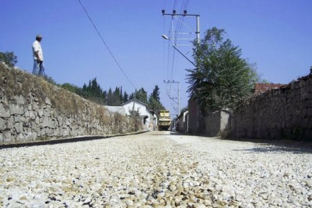 Balıkesir'de köy yolları asfalt çalışmaları tamamlandı