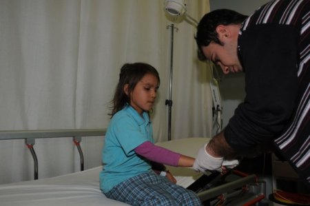 Balıkesir'de öğrenci servisi şarampole uçtu: 15'i çocuk, 18 kişi yaralandı