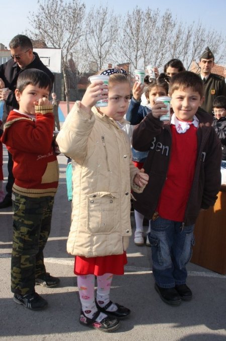 Balıkesir'de Süt İçme Bilinci Oluşturulması İçin Kampanya Başlatıldı