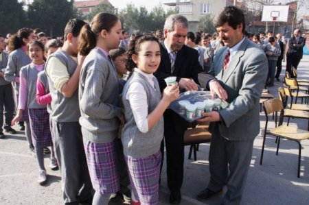 Balıkesir'de Süt İçme Bilinci Oluşturulması İçin Kampanya Başlatıldı