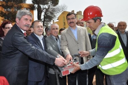 Balıkesir'de yapılacak öğrenci yurdunun temeli dualarla atıldı