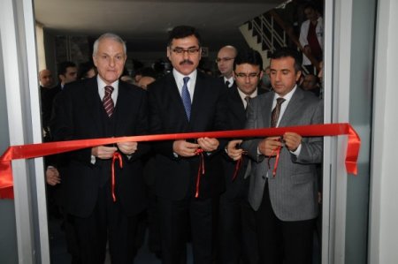 Balıkesir'de yeni çocuk yoğun bakım ünitesi hizmete açıldı