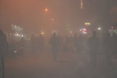Balıkesir'de yoğun sis görüş mesafesini 10 metreya kadar düşürdü