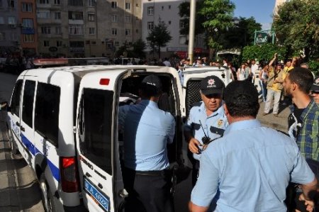 Balıkesir'deki protestoların ikinci gününde 44 kişi gözaltına alındı