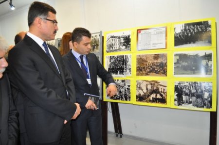 Balıkesir'in 150 yıllık eğitim tarihi fotoğraflarla sergileniyor