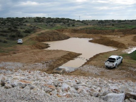 Balıkesir'in Tatlıpınar köyünde hayvan içme suyu göleti tamamlandı