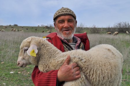 Balıkesirli çobanlardan üniversiteli çoban projesine destek