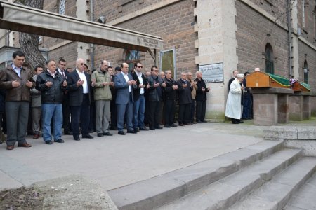 Balıkesirli hayırsever Firdevs Hattatoğlu toprağa verildi