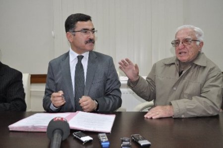 Balıkesirli hayırseverin 'Allah bürokrasiye düşürmesin' isyanı