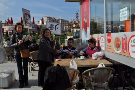 Balıkesirli kadınlar şiddete karşı yürüdü