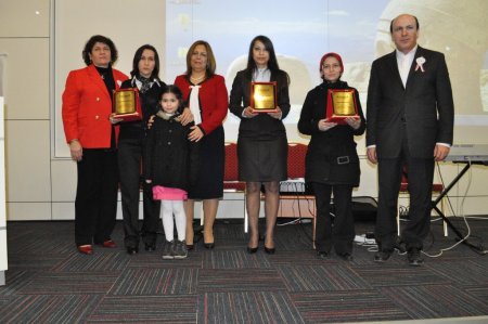 Balıkesirli şehidin eşine 'Fedakâr Anne' ödülü verildi