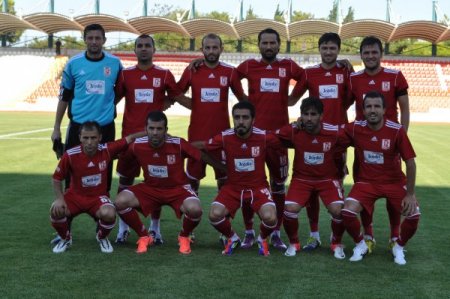 Balıkesirspor sezon açılışında Bozüyükspor'u 4-0 yendi