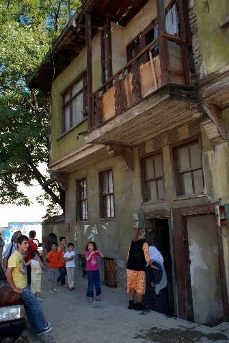 Balkondan Düşen Oğlu İçin Feryat Etti