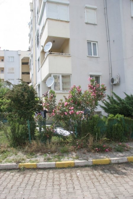 Balkondan Düşen Yaşlı Kadın Öldü