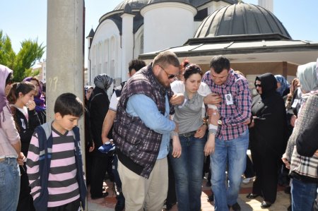 Balkondan düşerek hayatını kaybeden polis memuru, toprağa verildi
