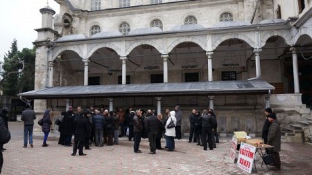 Balyoz sanığı, izinle annesinin cenazesine katıldı