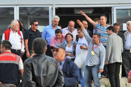 Balyoz’da, sanık yakınları kararı duyunca baygınlık geçirdi