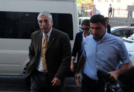 Balyoz'da tutuklanan 5 sanık cezaevine götürüldü