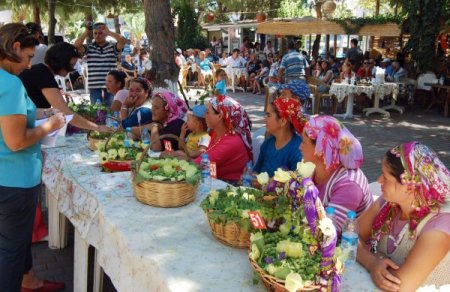 Bamya üreticileri yarıştı