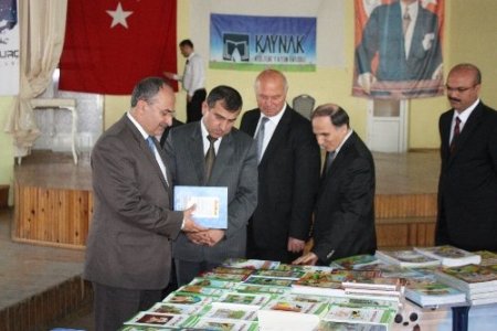 Banaz'da Kitap Şenliği başladı