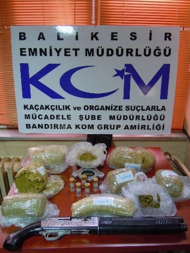 Bandırma'da toz esrar ele geçirildi