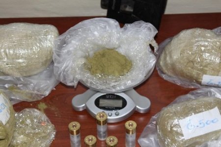 Bandırma'da toz esrar ele geçirildi