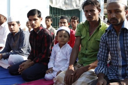 Bangladeş'te bayram namazı