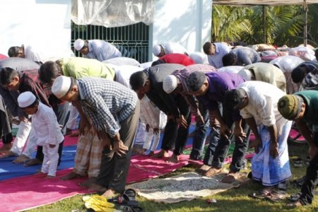 Bangladeş'te bayram namazı