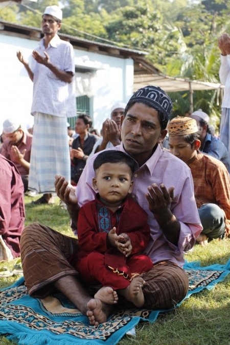 Bangladeş'te bayram namazı