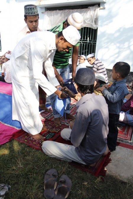 Bangladeş'te bayram namazı