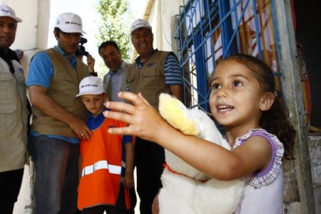 Bank Asya Gönüllüleri, Van'da Kumanya Dağıttı