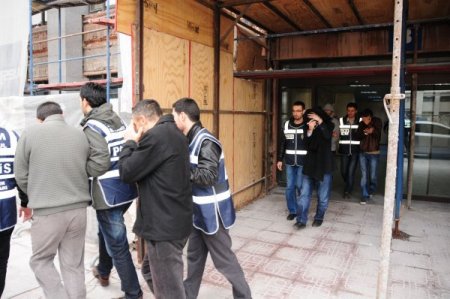 Banka kartlarını kopyalayan şebeke çökertildi